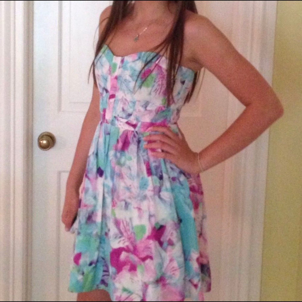 PARKER FLORAL DRESS WORN ONCE SIZE SMALL